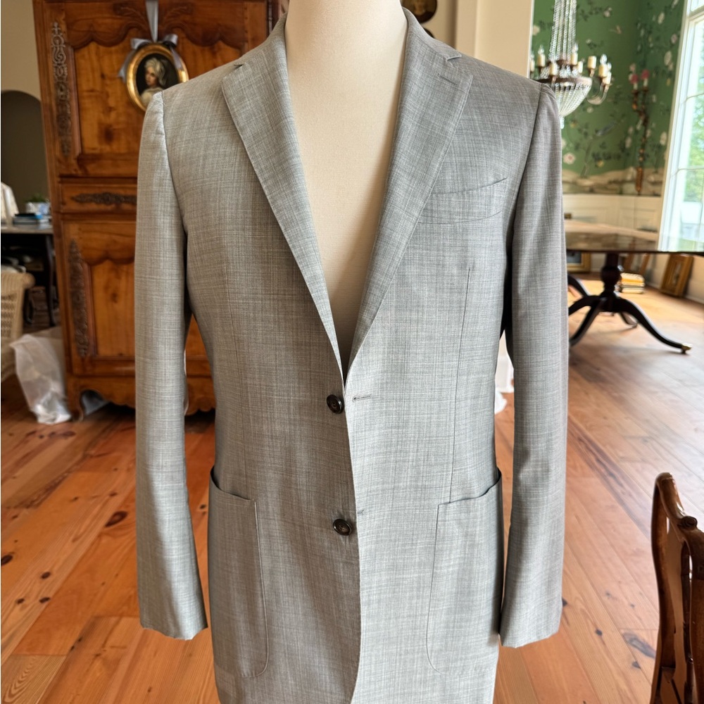 Suitsupply light grey blazer.